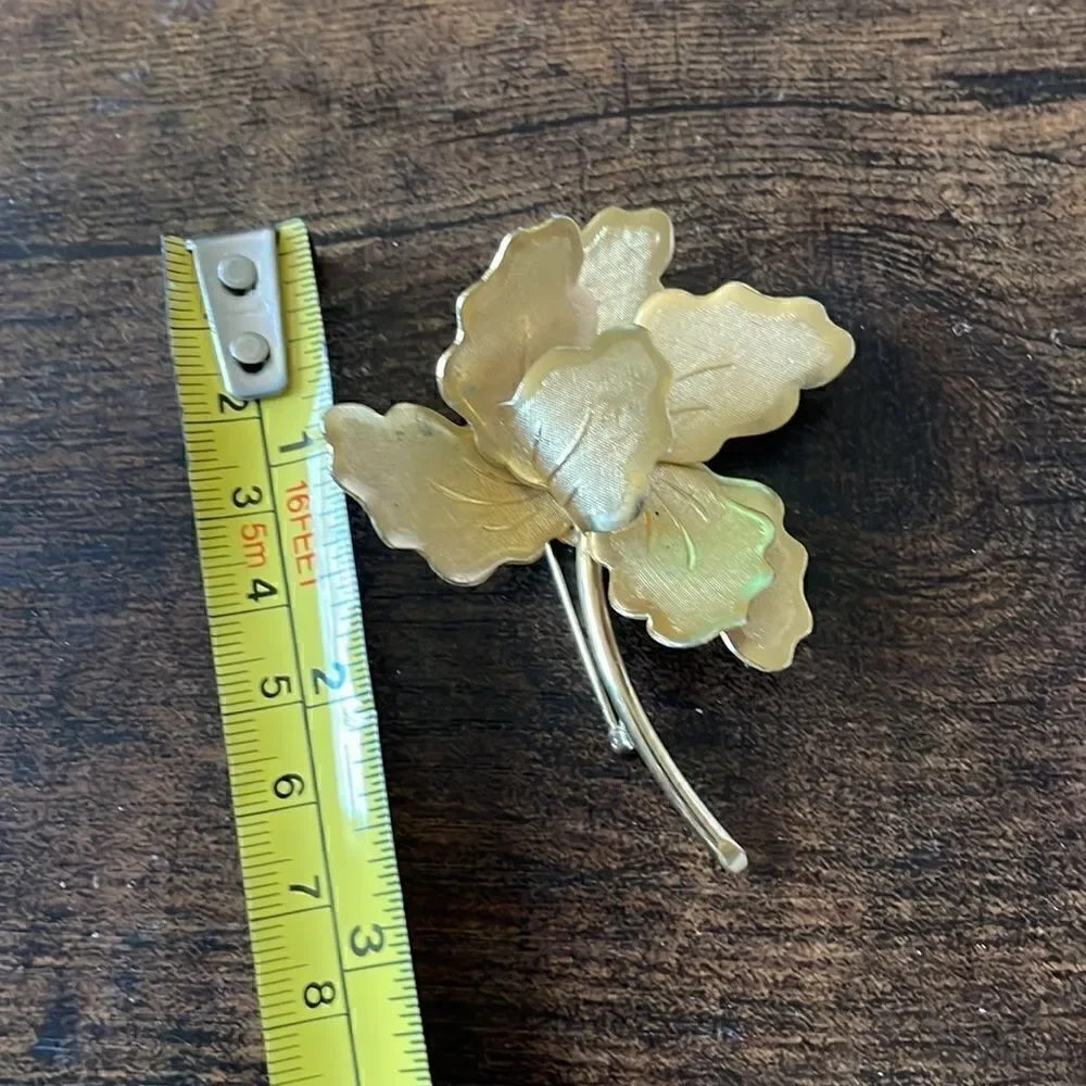 Vintage 1950’s Parco Gold Tone Leave Brooch